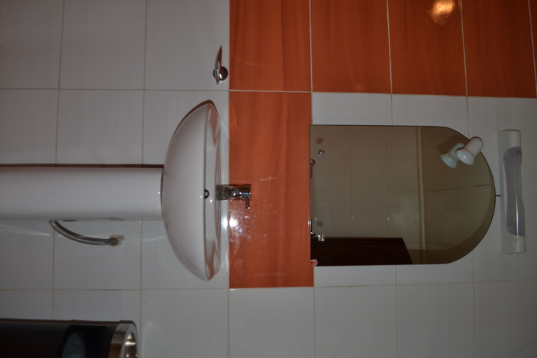Bathroom 3, Hôtel Lumière D'Akwa, Wouri