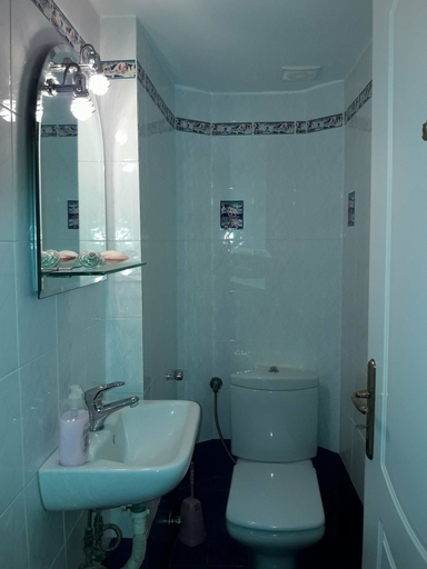 Bathroom, Joanna, Peloponnese