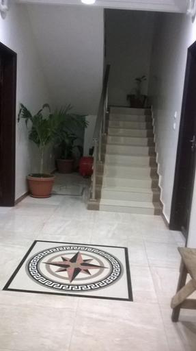 Others 4, Eden Residence, Dakar