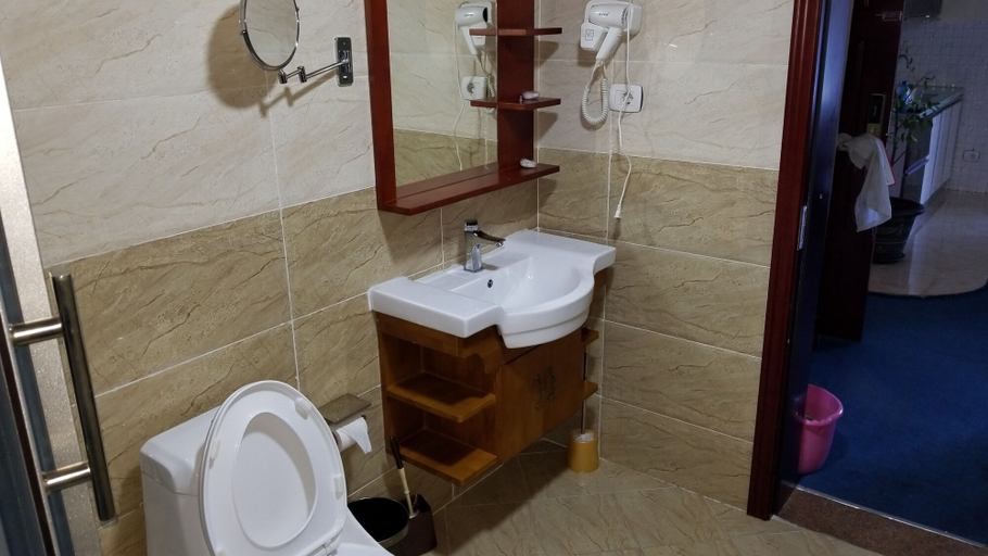 Bathroom 4, Sarem International Hotel, Addis Abeba