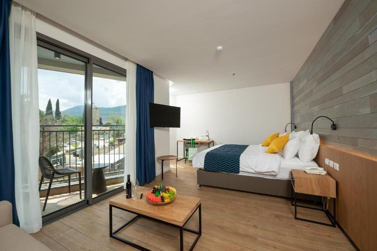 Bedroom 2, Kfar Gil'adi