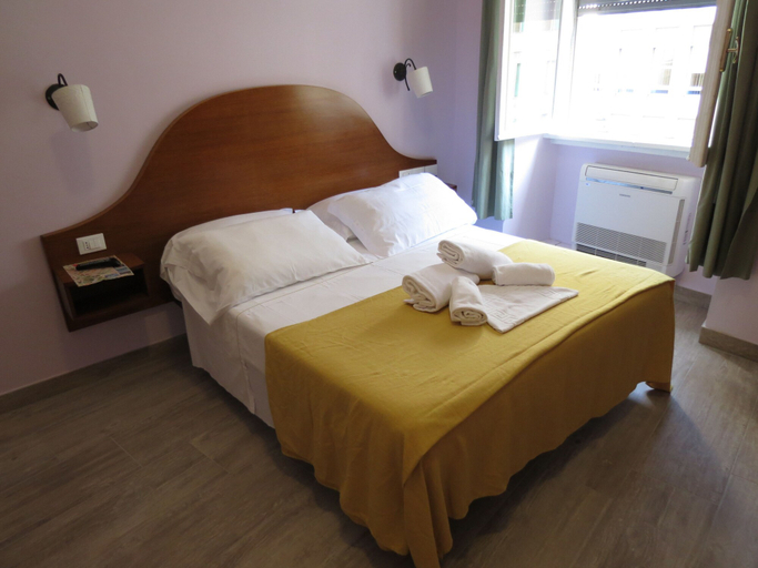 Bedroom 3, New Paradise, Rome