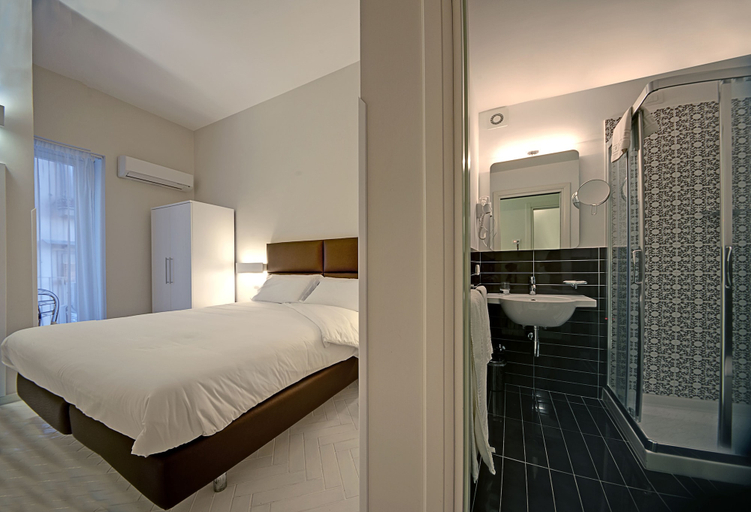 Bedroom 5, New Domus Sorrento, Napoli