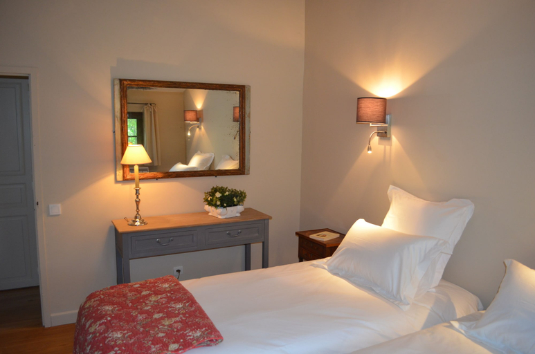 Bedroom 4, Campagne Chastel Chambres d'hotes, Bouches-du-Rhône