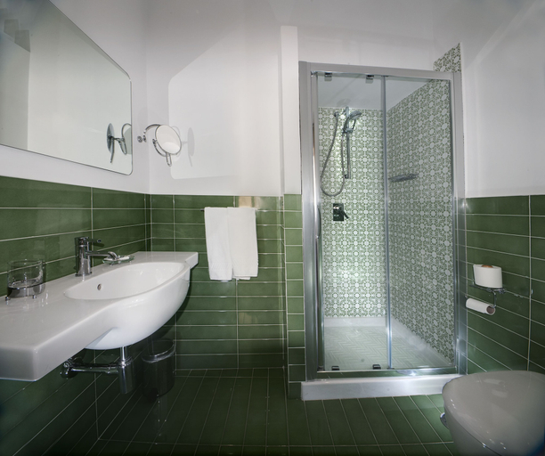 Bathroom 3, New Domus Sorrento, Napoli