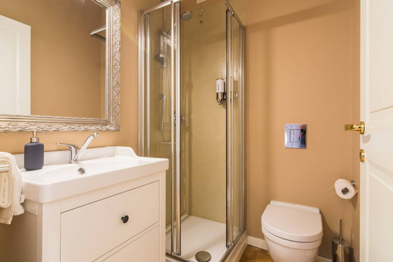 Bathroom 5, Luxury 3 Bedrooms Near Duomo, Milano