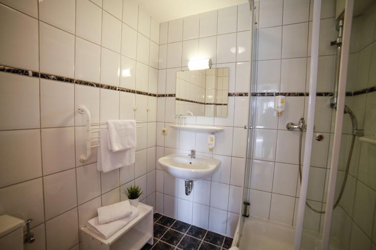 Bathroom 5, Captain Pahlen Ferienanlage, Vorpommern-Rügen