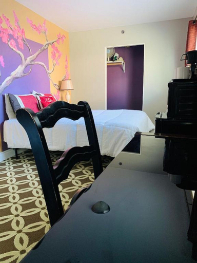 Bedroom 2, Anchorage Downtown Hotel, Anchorage