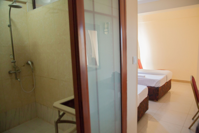 Bathroom 4, MIC Hotel, Kinondoni