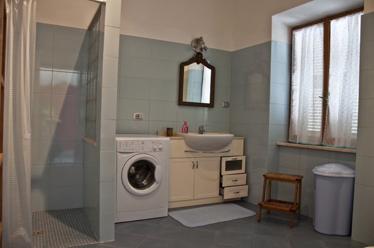 Bathroom 4, Villa Cheti, Alessandria