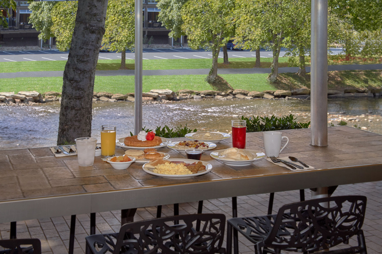 Food & Drinks 5, The Inn On The River, Sevier