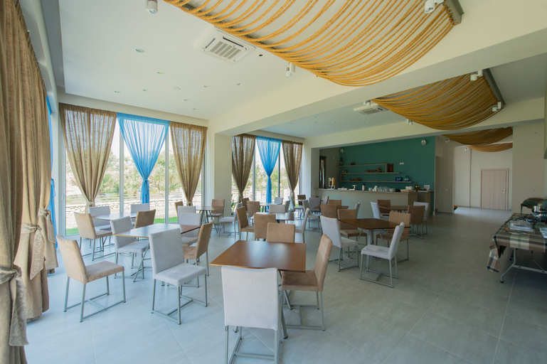 Food & Drinks 5, Thesmos Village, West Greece