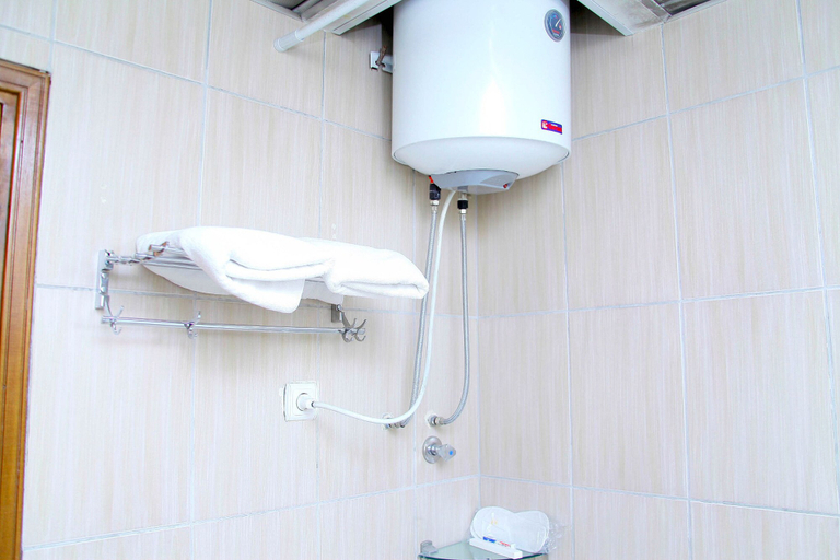 Bathroom 3, Damu Hotel, Addis Abeba