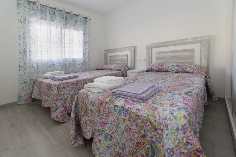 Bedroom 3, Trompeta Azul, Alicante