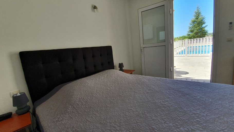 Bedroom 4, Hôtel de la Poste, Alpes-Maritimes
