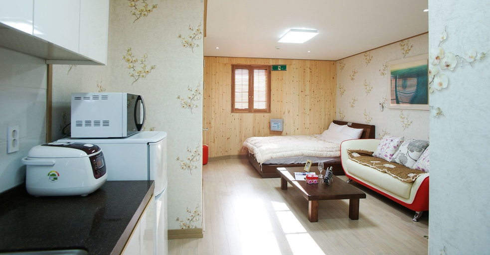 Bedroom 2, Lapaloma Pension, Jeju