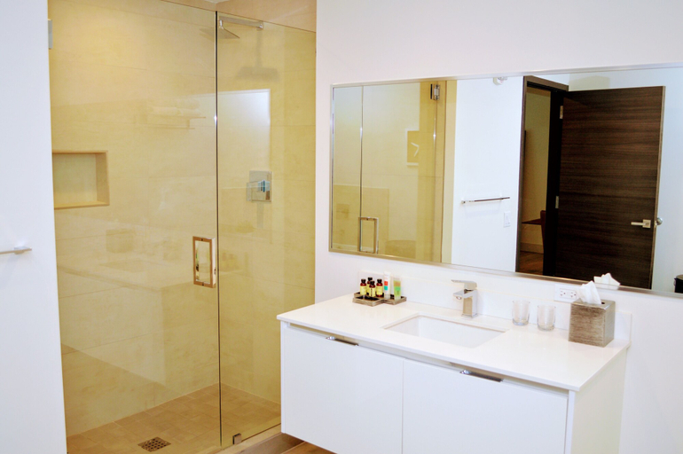 Bathroom 3, CH Luxury Condos & Studios On The Beach, Broward
