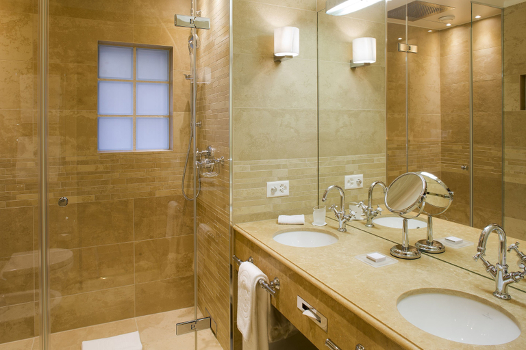 Bathroom 4, de la Cigogne, Genève