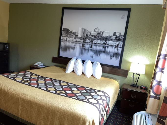 Bedroom 3, Super 8 by Wyndham Hancock MD, Washington