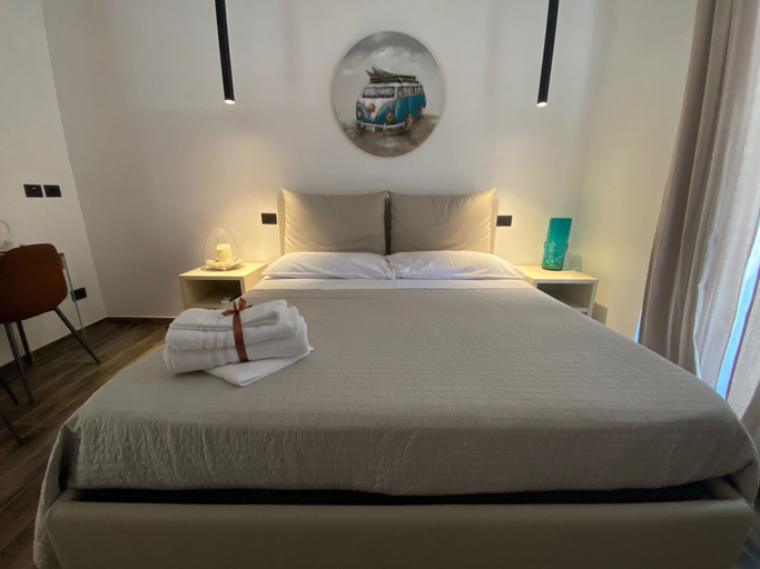 Bedroom 5, Holiday Guesthouse, Salerno