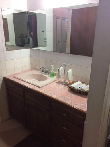 Bathroom 4, Hi Thatcher Villa