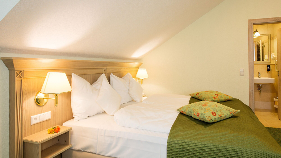 Bedroom 4, Hotel Rebstock, Baden-Baden