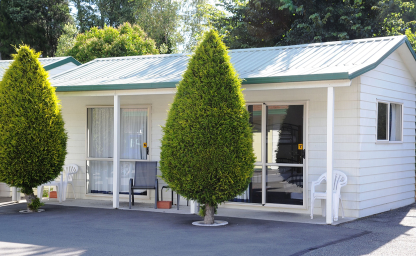 Exterior & Views 2, Blenheim Bridges Holiday Park, Marlborough
