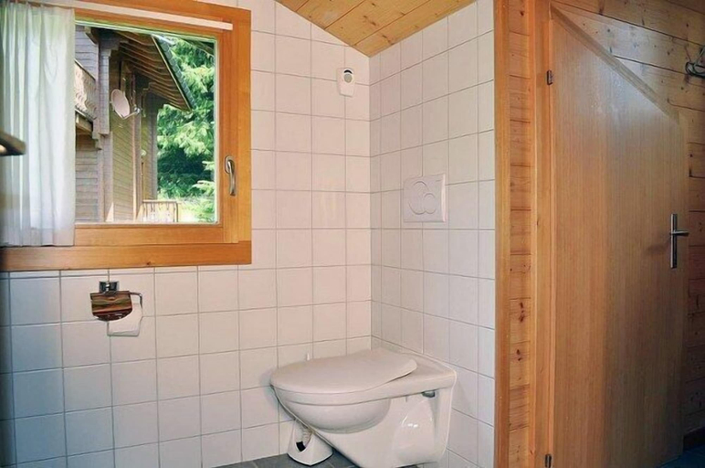 Bathroom 3, Tschifra EG, Raron