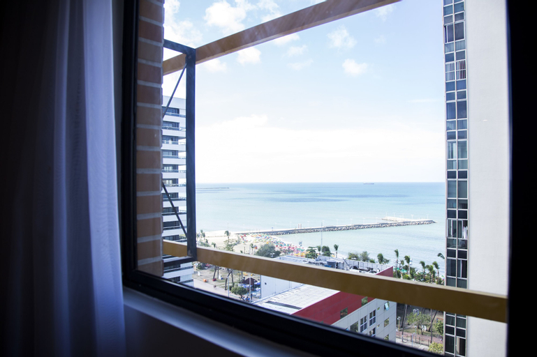 Exterior & Views 17
