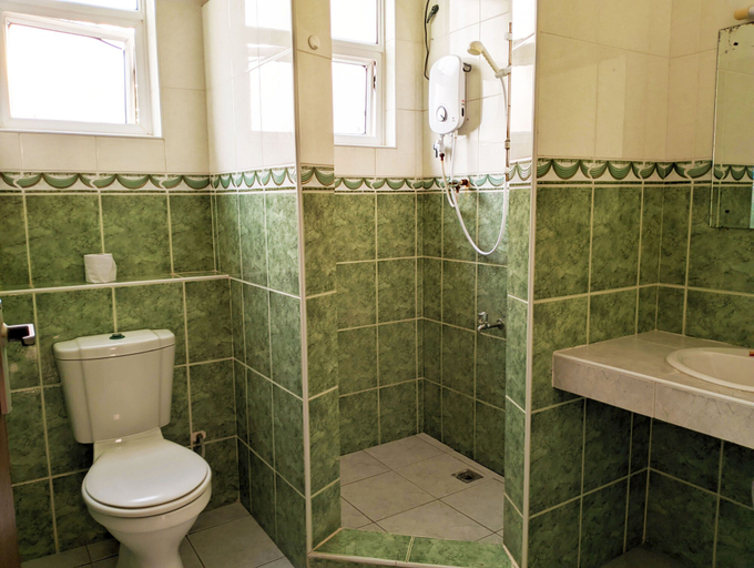 Bathroom 4, Nightingale Apartments, Kisauni