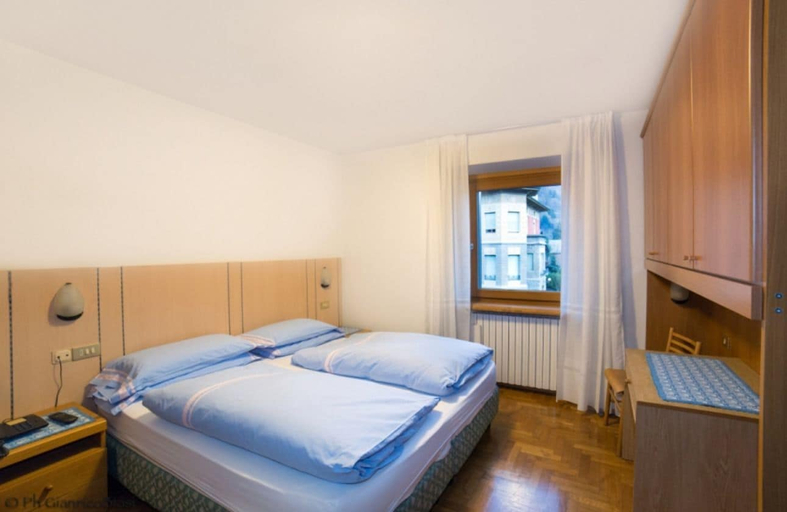 Bedroom 3, Hotel Terme, Sondrio