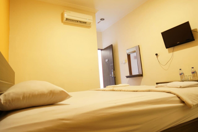 Bedroom 5, Hotel Diamond, Makassar