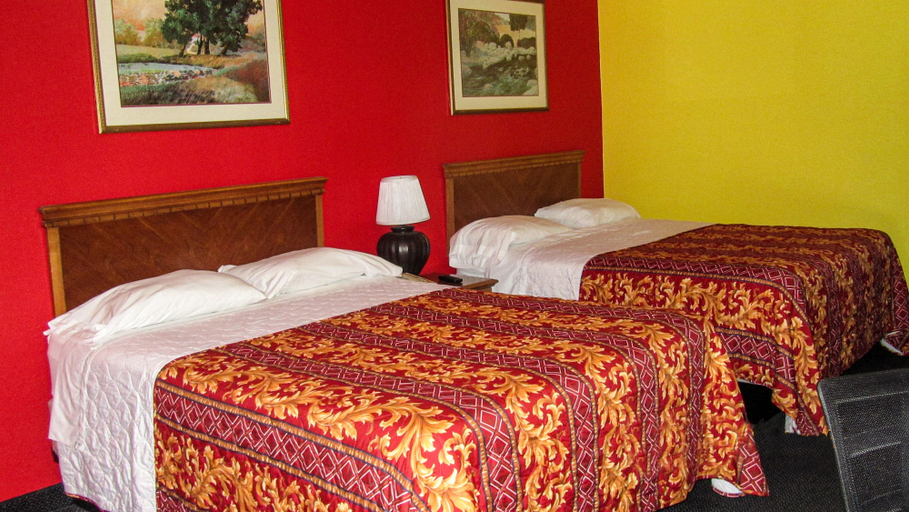 Bedroom 3, Homeplace Inn, Cherokee