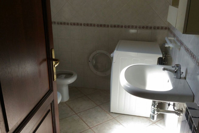 Bathroom, Appartamenti San Teodoro VII, Nuoro