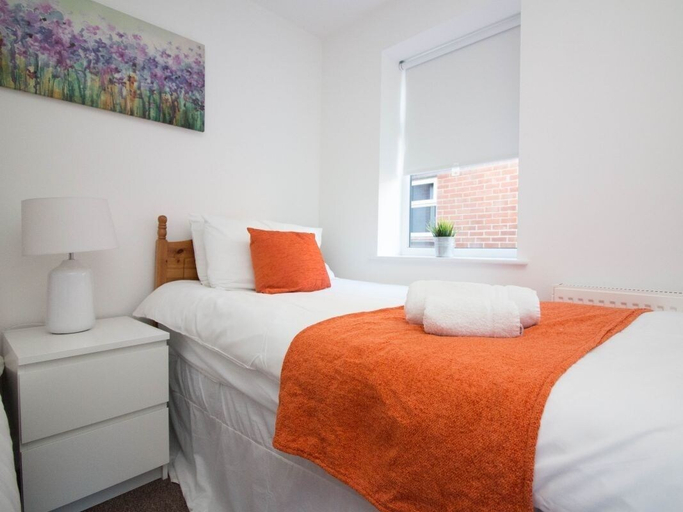 Bedroom 3, Beddoe Apartments, Hampshire