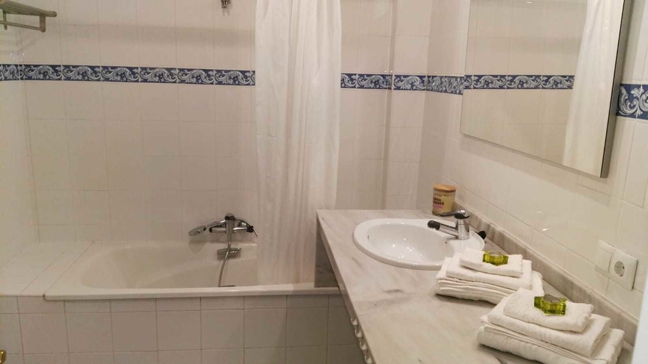 Bathroom, Azul Rentals Albir Flat, Alicante