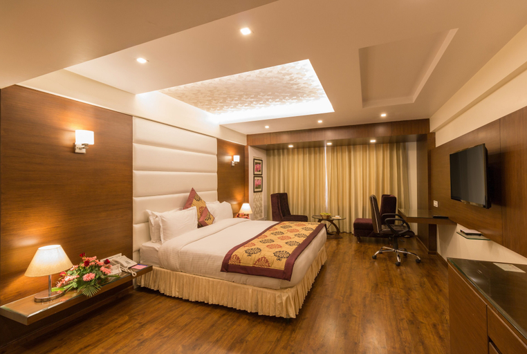 Bedroom 1, Hotel Softel Plaza, Dehradun