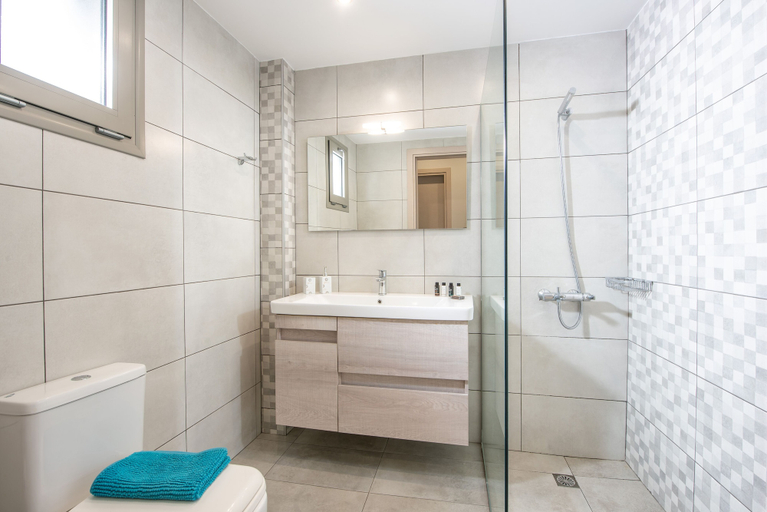 Bathroom 2, Dom Luxury Residence, Crete