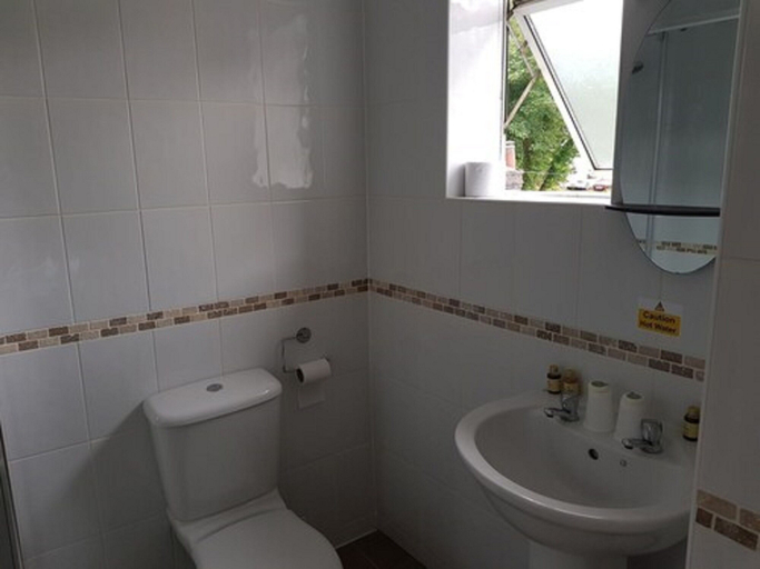 Bathroom 4, Glan Aber Hotel, Conwy