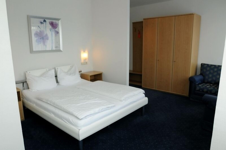 Bedroom 3, DAHL Hotel & Restaurant GmbH, Rhein-Sieg-Kreis