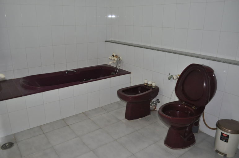 Bathroom 5, Hotel Marine Palace, Thiruvananthapuram