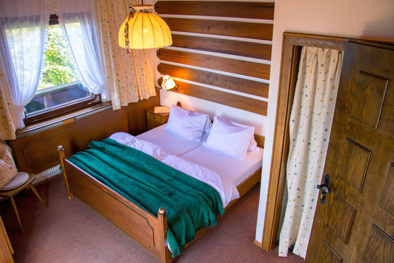Bedroom 2, Hochberghaus, Gmunden