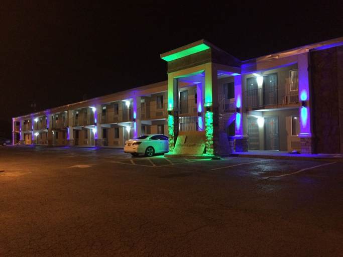Exterior & Views 5, Lotus Inn and Suites, Davidson