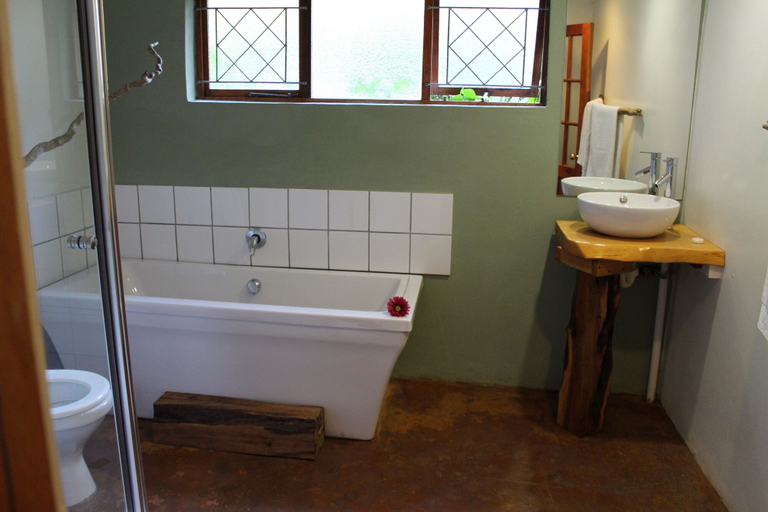 Bathroom 3, Tidewaters Accommodation, Buffalo City