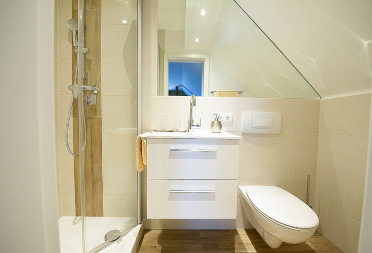 Bathroom 5, Hotel Meyer, Hildesheim