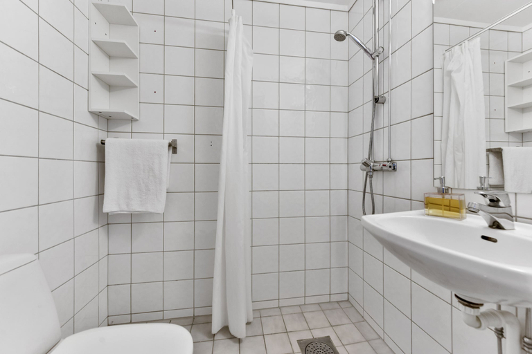 Bathroom 4, Forenom Serviced Apartments Oslo Rosenborg, Oslo