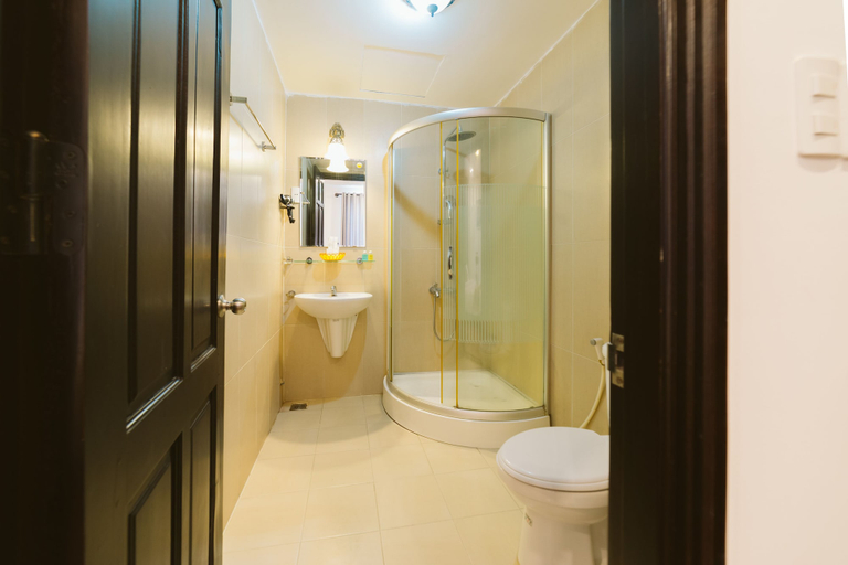 Bathroom 4, Gold Time Hotel, Da Nang