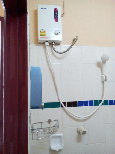 Bathroom 4, Navavilla, Khlong Luang