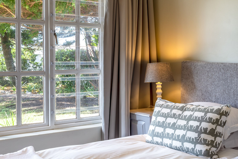 Bedroom 3, Whale Rock Luxury Lodge, Overberg