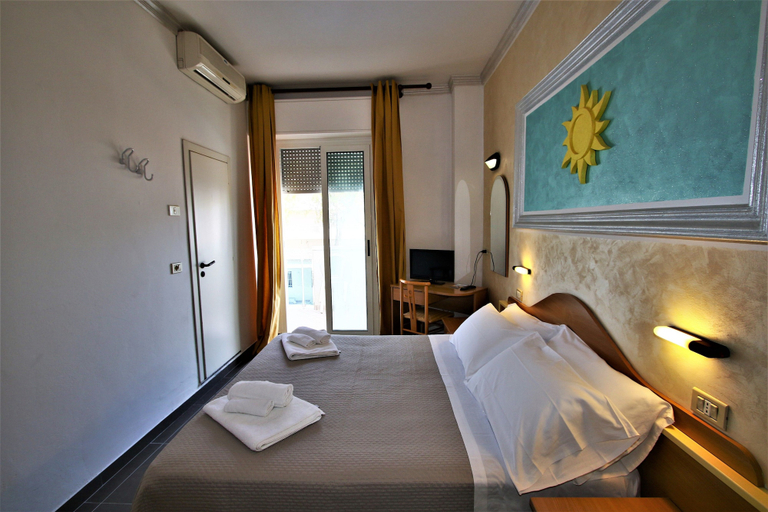 Bedroom 3, Hotel De Amicis, Rimini